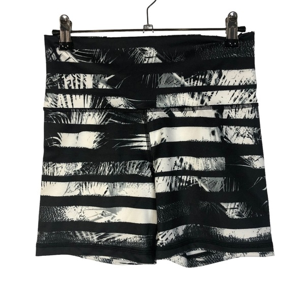 Lululemon Groove Short II Roll Down Shady Palms Black & White Athletic Shorts 4 - Picture 3 of 5